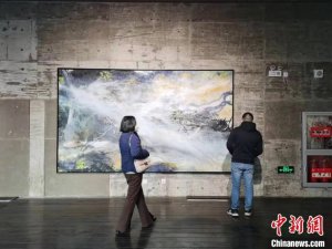 法籍华人画家叶星千上海举行个展 阐释中西艺术融合的思考与感悟