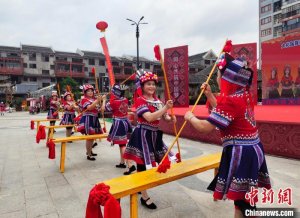 广西大化瑶乡布努瑶欢度“祝著节”