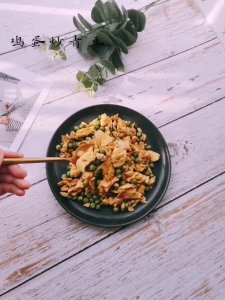 鸡蛋炒青豆的做法-咸鲜味炒菜谱